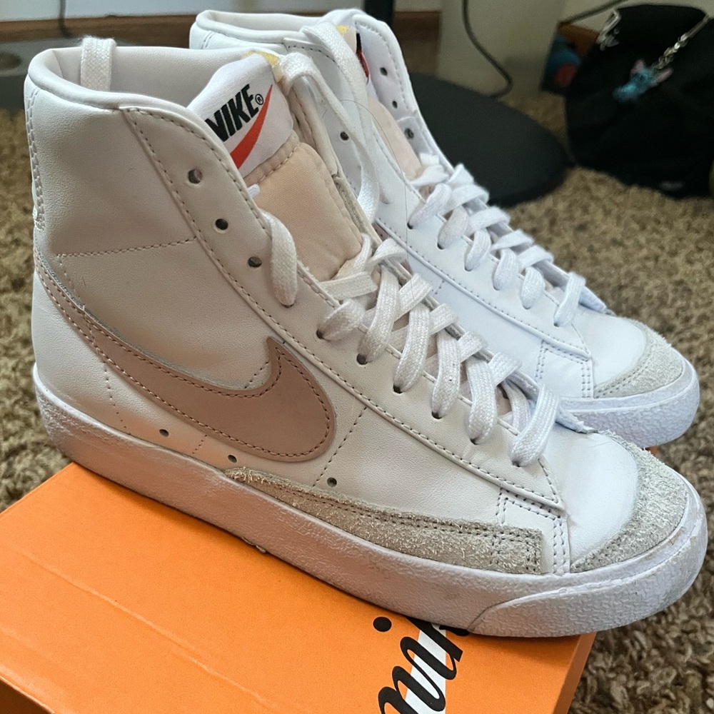 Nike blazers size 6